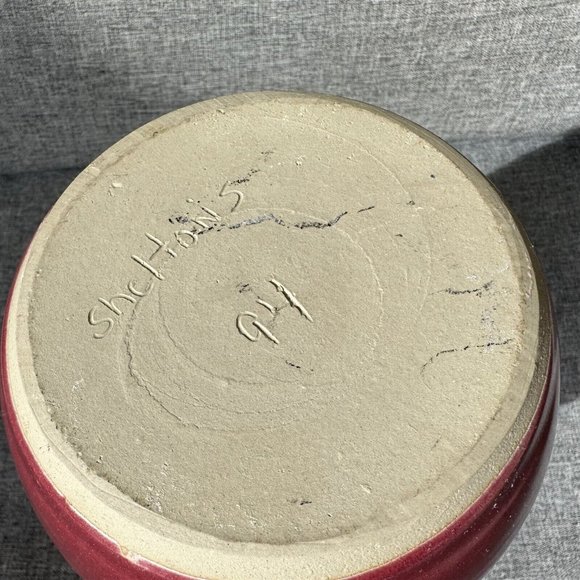 VINTAGE SHELTON'S POTTERY NORTH CAROLINA 8-1/2" BURGUNDY WATER PITCHER 1994 - Picture 8 of 8